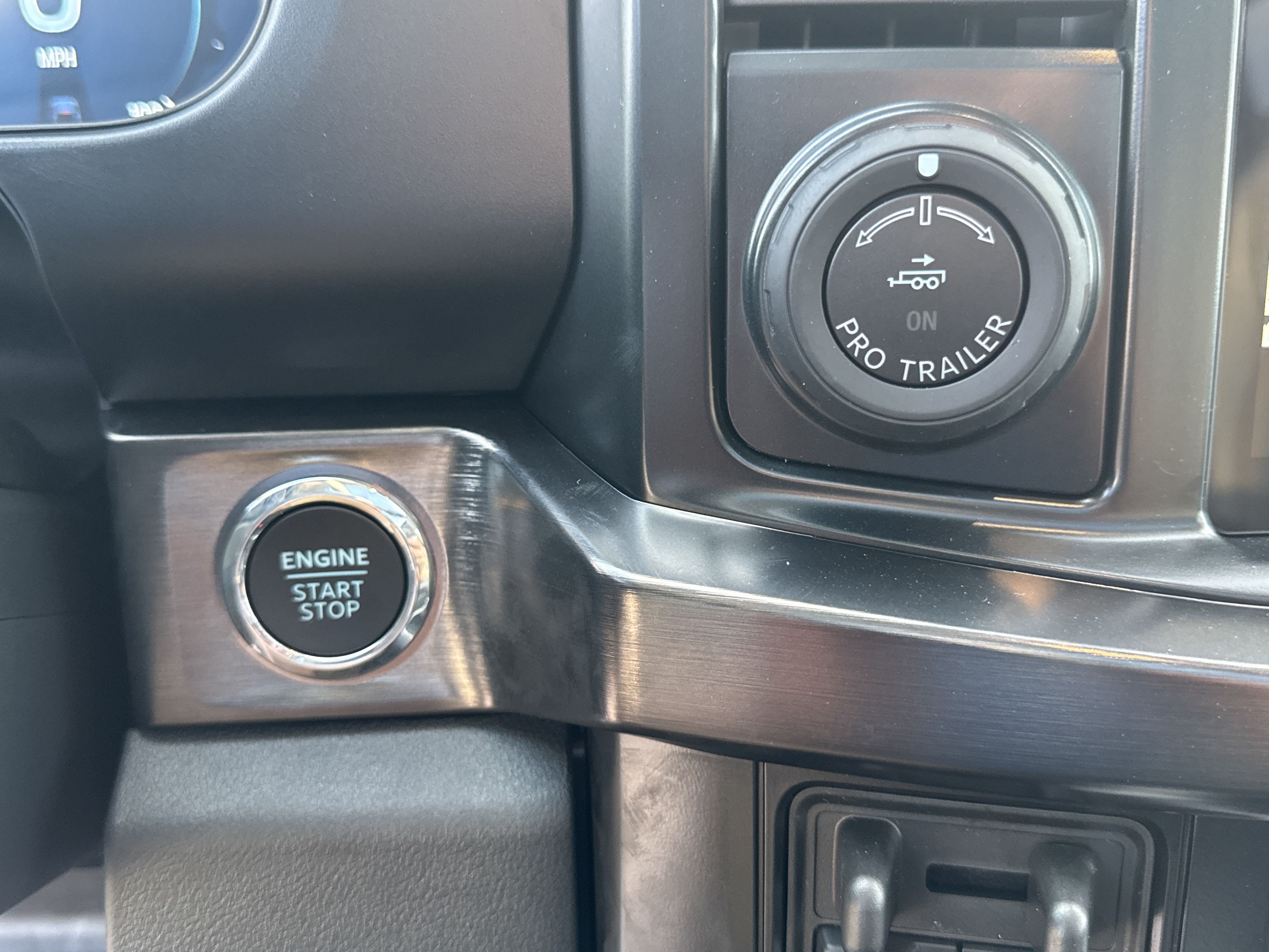 New 2025 Ford F250 Lariat w/ Lariat Ultimate Package AWD/4WD image 33