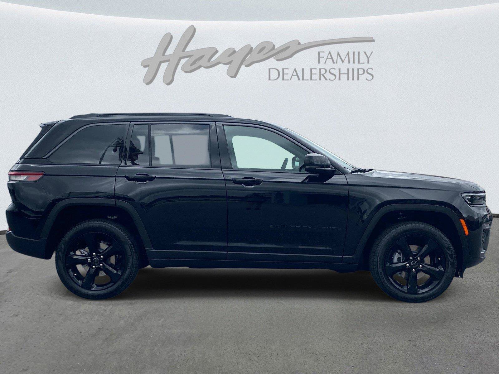 New 2027 Jeep Grand Cherokee Limited AWD/4WD image 3