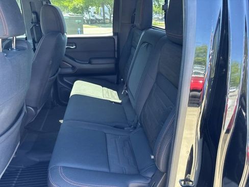 Used 2022 Nissan Frontier PRO-4X w/ Technology Package AWD/4WD image 17
