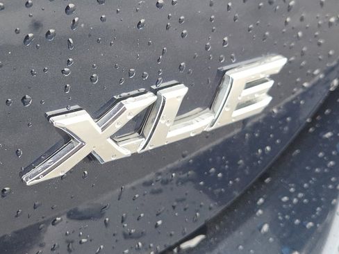 Used 2019 Toyota Camry XLE image 28