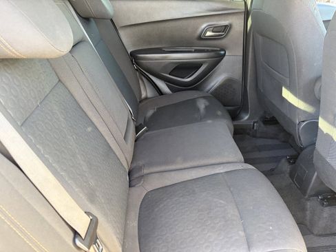 Certified 2022 Chevrolet Trax LS AWD/4WD image 14