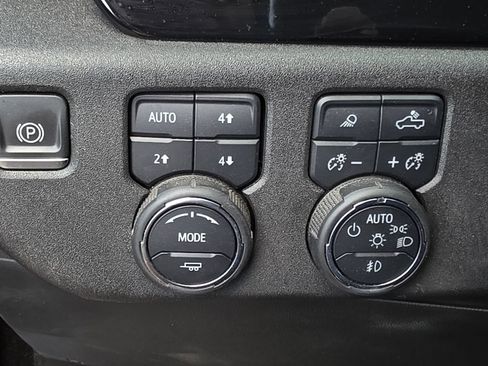 Used 2022 Chevrolet Silverado 1500 High Country AWD/4WD image 19
