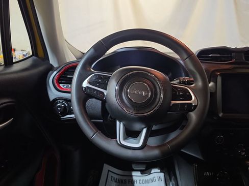 Used 2023 Jeep Renegade Trailhawk AWD/4WD image 11