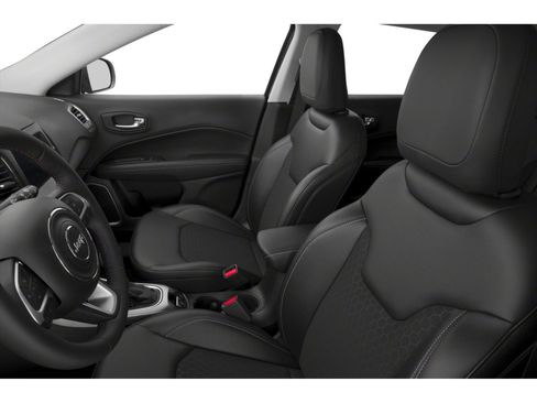 Used 2018 Jeep Compass Latitude w/ Safe & Security Group AWD/4WD image 9