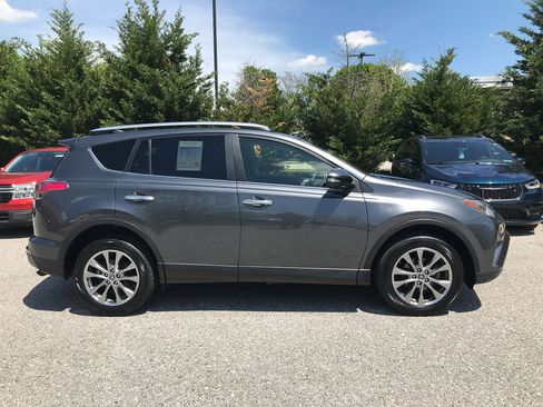 Used 2017 Toyota RAV4 Limited w/ Advanced Technology Package AWD/4WD image 9