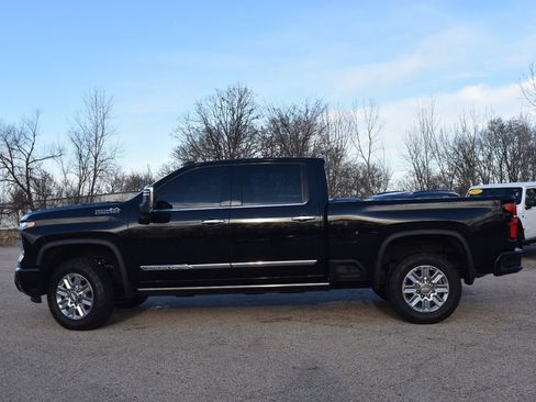 Used 2025 Chevrolet Silverado 2500 High Country w/ High Country Premium Package image 3