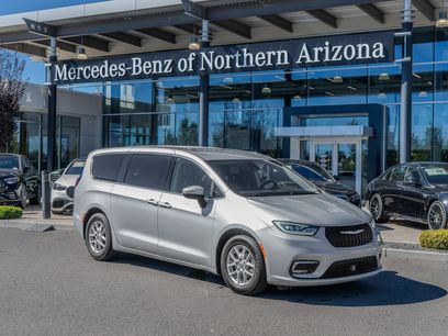 Used 2023 Chrysler Pacifica Touring-L