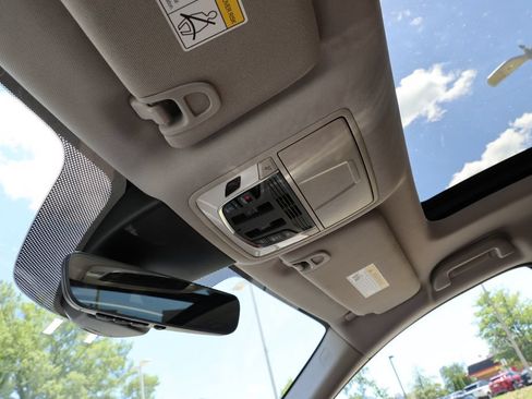 Used 2024 Acura MDX SH-AWD w/ Advance Package image 12