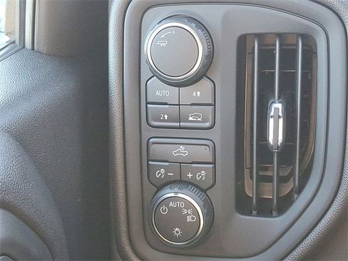 Used 2024 Chevrolet Silverado 1500 Custom image 22