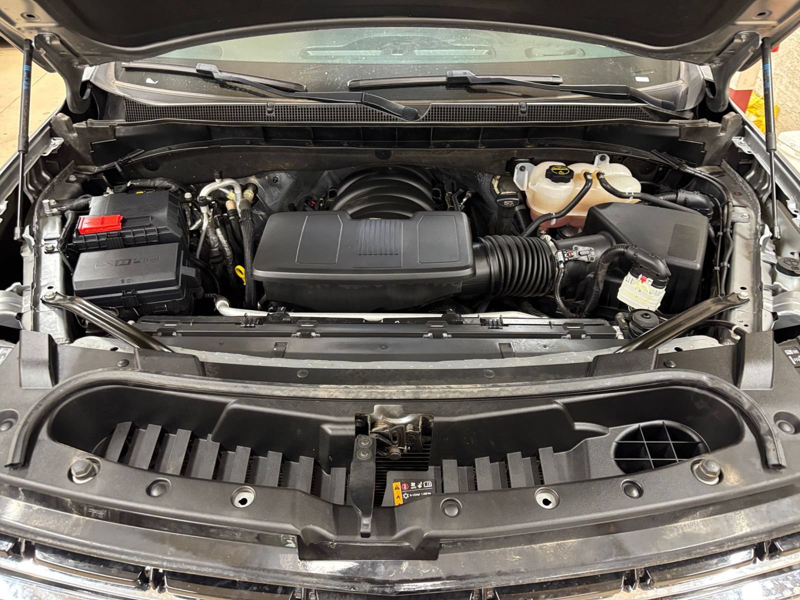 Used 2024 Chevrolet Suburban LT RWD image 34