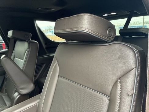Used 2021 GMC Yukon Denali w/ Denali Ultimate Package image 8