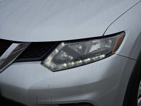 Used 2015 Nissan Rogue S image 7