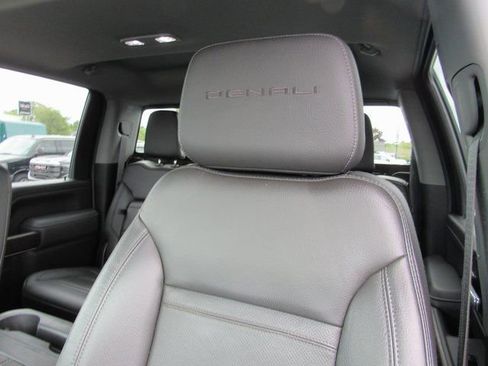 Used 2022 GMC Sierra 2500 Denali image 15