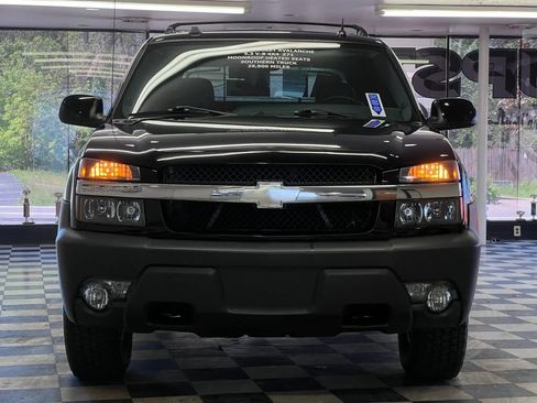 Used 2004 Chevrolet Avalanche Z71 w/ Sun And Sound Package AWD/4WD image 7