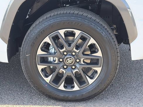New 2026 Toyota Tundra Limited AWD/4WD image 9