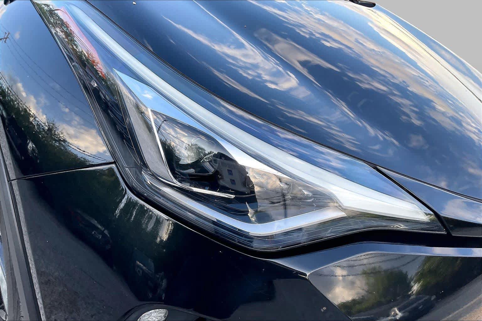 Used 2020 Toyota C-HR Limited FWD image 26