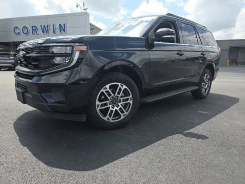 Used 2025 Ford Expedition Active AWD/4WD image 1