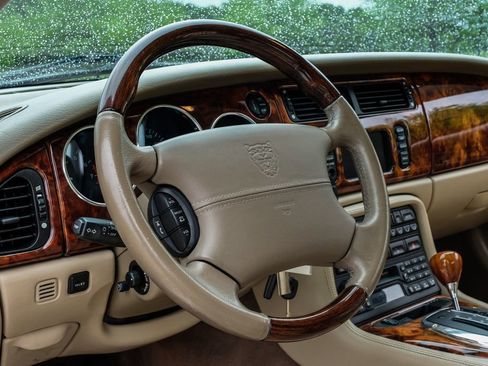 Used 2006 Jaguar XK8 Convertible RWD image 24