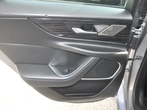 Used 2020 Jaguar XE S image 33