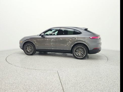 Used 2023 Porsche Cayenne Coupe image 8