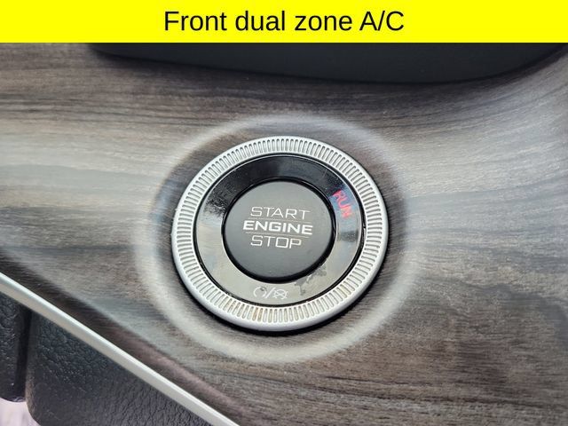 Used 2023 Jeep Grand Cherokee Limited AWD/4WD image 18