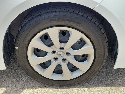 Used 2023 Toyota Corolla LE FWD image 7