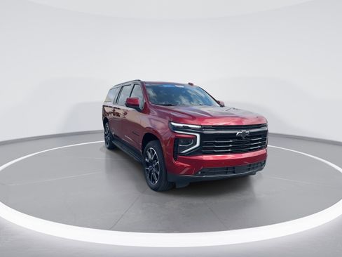 Used 2025 Chevrolet Suburban RST w/ Comfort Package image 2