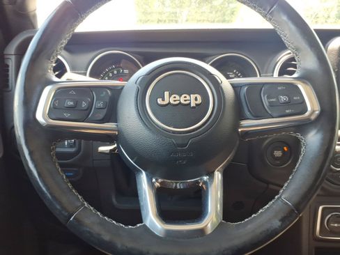 Used 2023 Jeep Wrangler Unlimited Sahara w/ Cold Weather Group AWD/4WD image 28