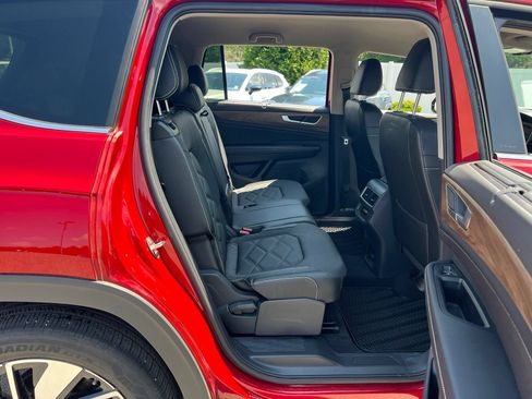 Used 2024 Volkswagen Atlas SE FWD image 34