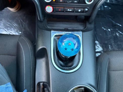 Used 2017 Ford Mustang Coupe RWD image 22