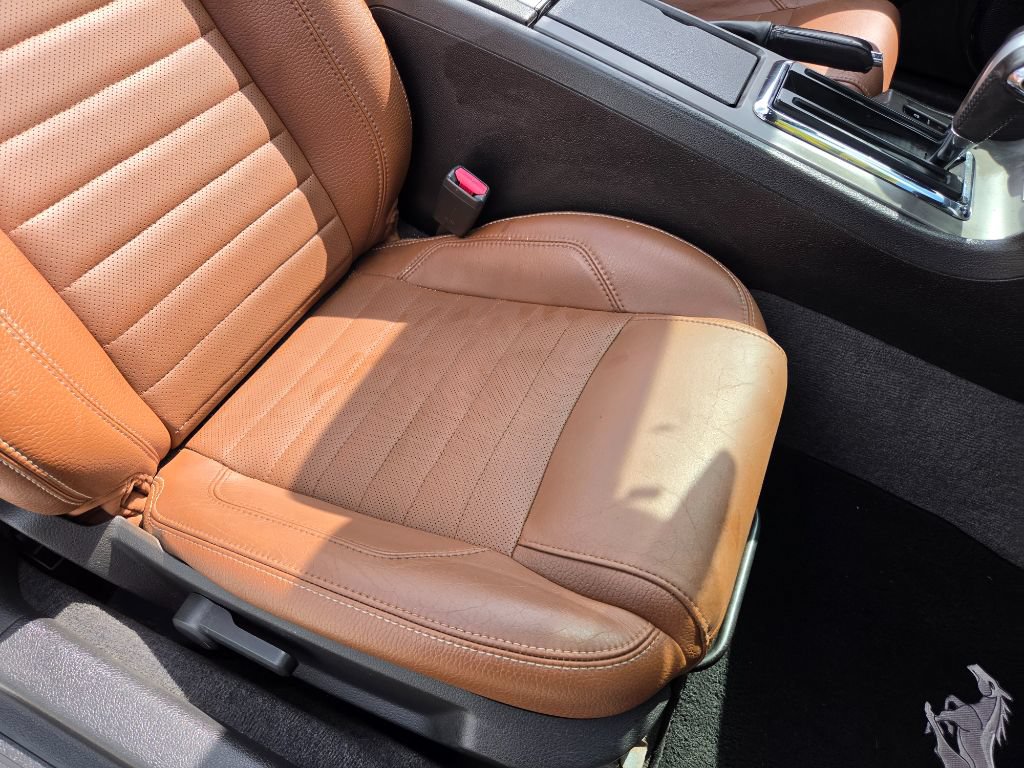Used 2010 Ford Mustang Convertible RWD image 27