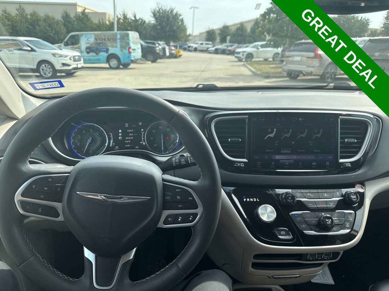Used 2024 Chrysler Pacifica Touring-L FWD image 18