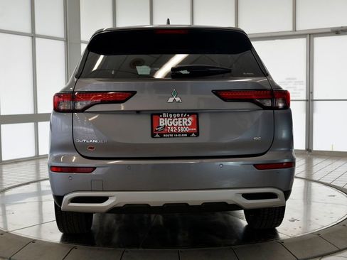 Used 2023 Mitsubishi Outlander SE image 7