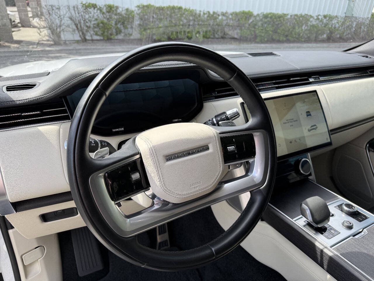 Used 2022 Land Rover Range Rover Long Wheelbase SE AWD/4WD image 16