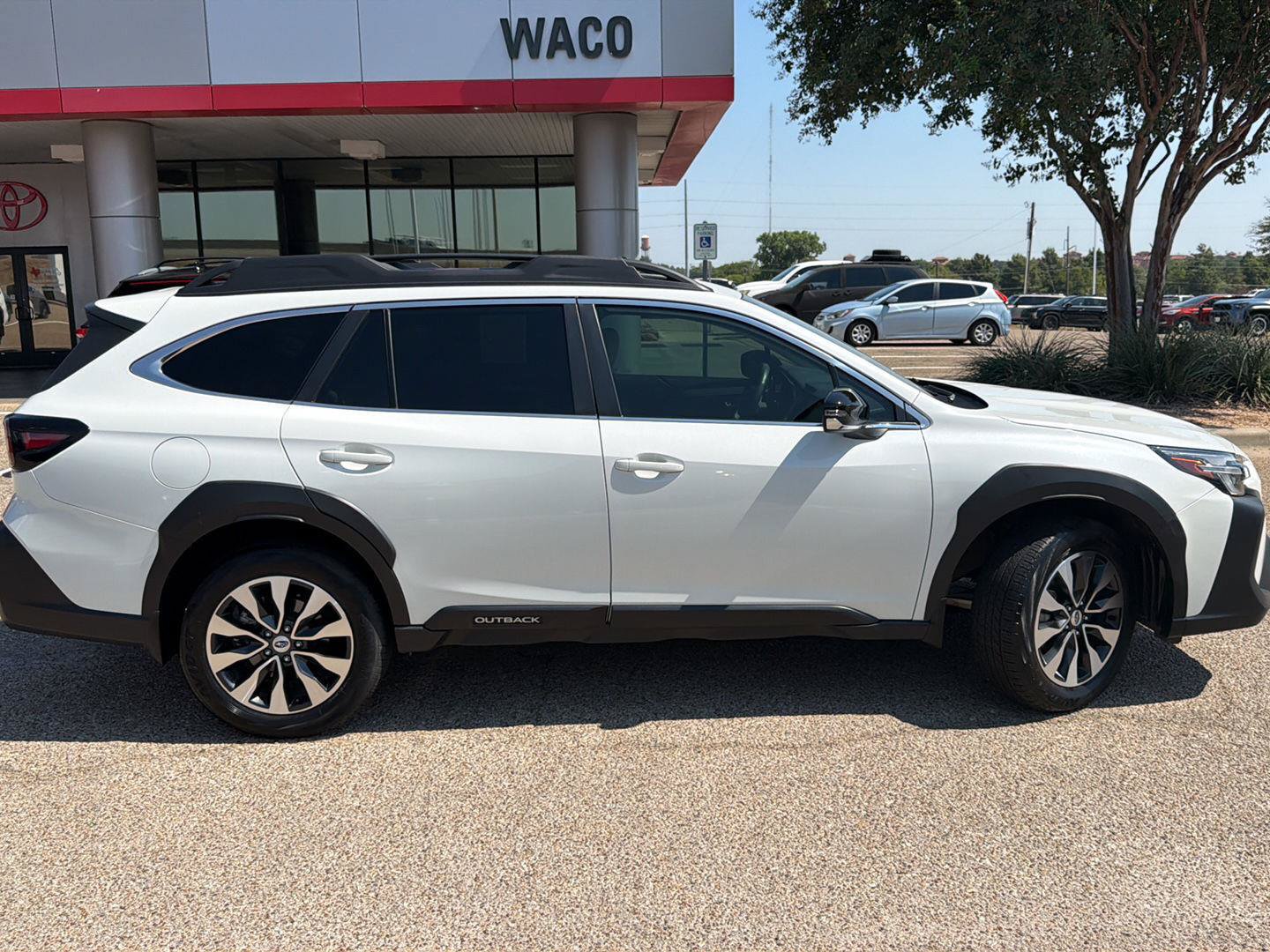 Used 2024 Subaru Outback Limited XT AWD/4WD image 2