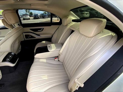 Used 2022 Mercedes-Benz S 500 4MATIC image 18