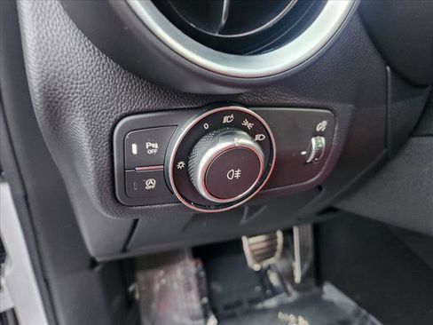 Used 2024 Alfa Romeo Stelvio Veloce image 35