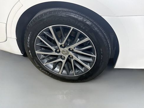 Used 2016 Lexus ES 350 w/ Luxury Package w/Wood Trim FWD image 29
