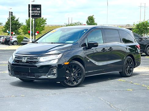 Used 2025 Honda Odyssey Sport-L image 2