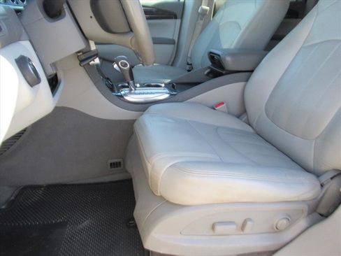 Used 2017 Buick Enclave Leather image 15