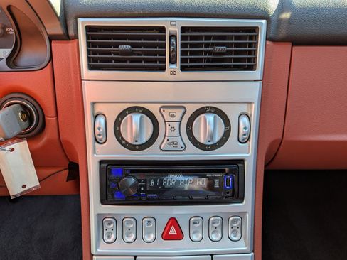 Used 2005 Chrysler Crossfire Limited RWD image 19