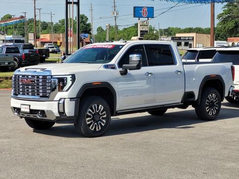 Used 2024 GMC Sierra 2500 Denali w/ Denali Reserve Package AWD/4WD image 4