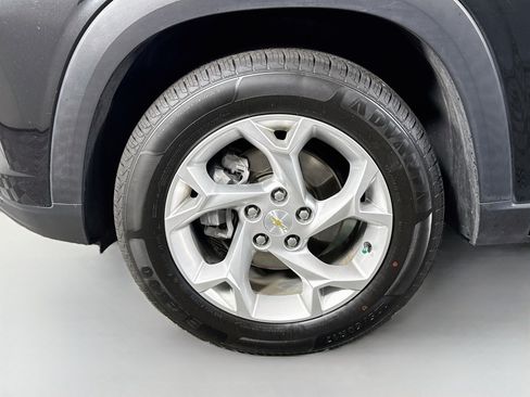 Used 2024 Chevrolet Trax LS w/ LS Convenience Package FWD image 37