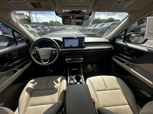 Certified 2023 Lincoln Corsair AWD w/ Equipment Group 101A image 3