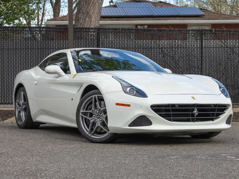 Used 2016 Ferrari California T RWD image 2
