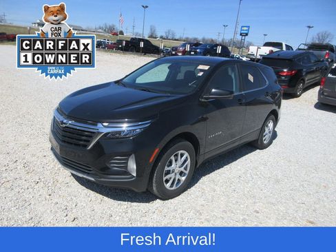 Used 2024 Chevrolet Equinox LT w/ LPO, Floor Liner Package image 1