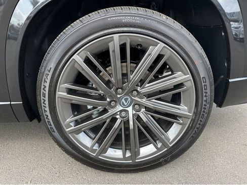 New 2026 Lexus TX 550h AWD Plug-In Hybrid image 41