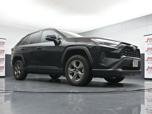 Used 2024 Toyota RAV4 XLE AWD/4WD image 18