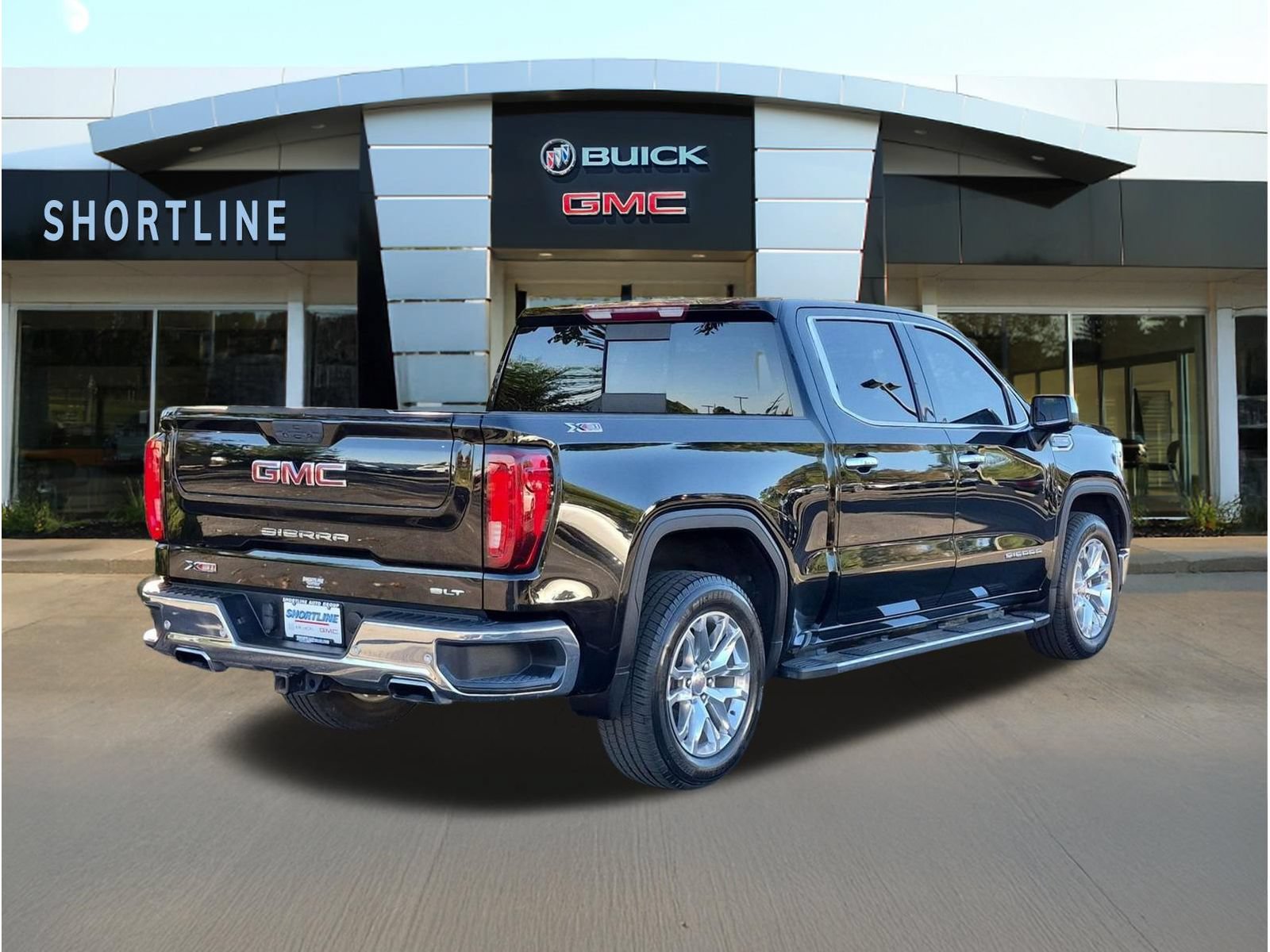 Used 2021 GMC Sierra 1500 SLT w/ SLT Premium Plus Package AWD/4WD image 3