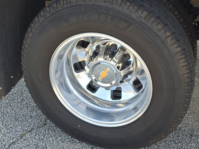Used 2024 Chevrolet Silverado 3500 High Country w/ High Country Premium Package AWD/4WD image 12